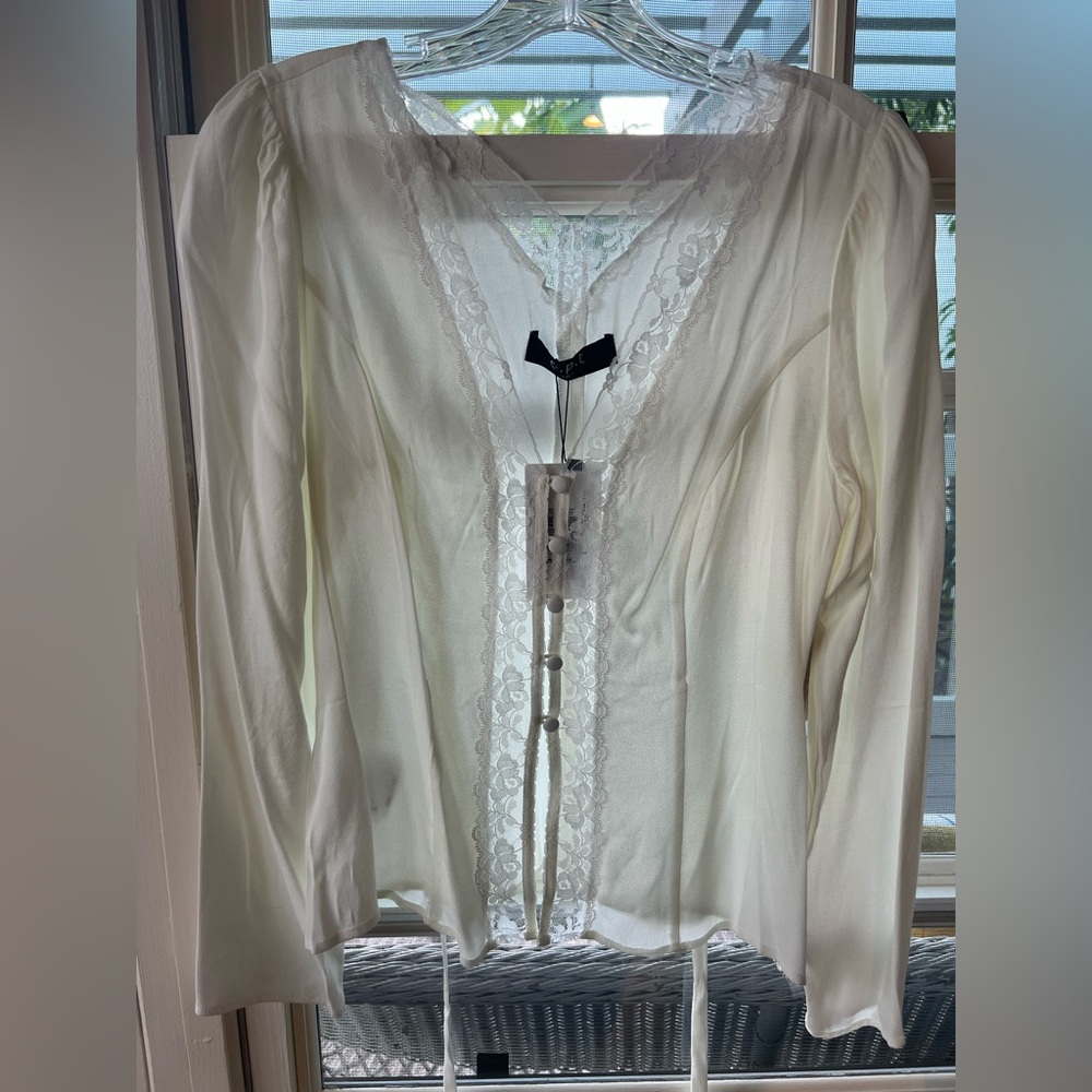 NWT few moda/ o.p.t Ambrosia top in ivory reformation nadene look alike lace